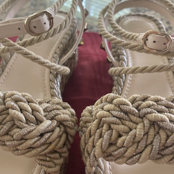 22:06 Valentino Woven Fabric Rockstud Torchon Platform Sandals - Picture 9 of 16